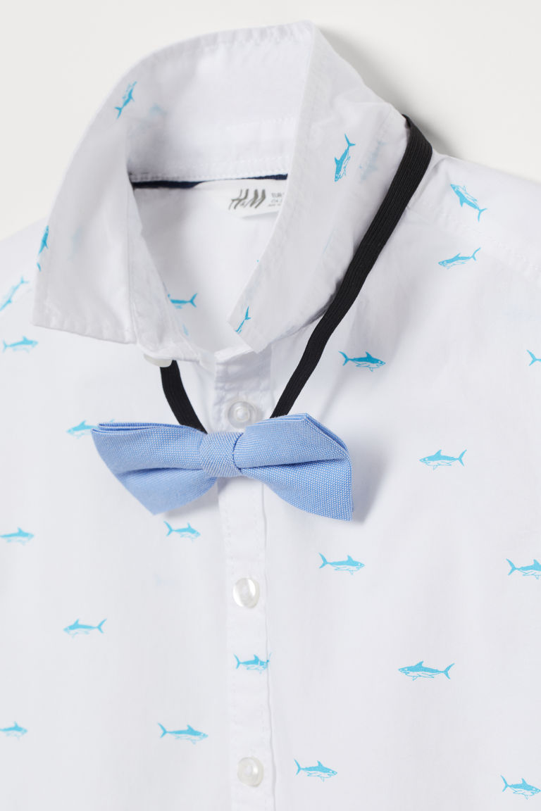 Shirt with a tie/bow tie